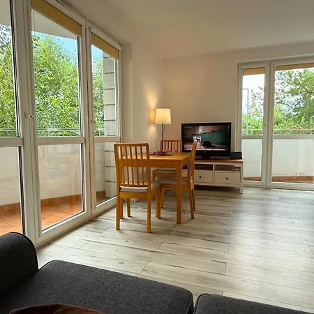 4 Pokojowy Apartament - 10 Min Spacerem Do Green Festival - 90M2 I Bardzo Duzy Balkon Otoczony Zielenia - Wyspij Sie I Zostan Do Pozna! * 올슈틴
